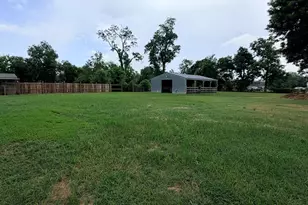 301 301 E San Bernard St, Brazoria, TX 77422 - Photo 6