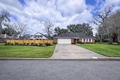 248 Wentworth, West Columbia, TX 77486 - Photo 2