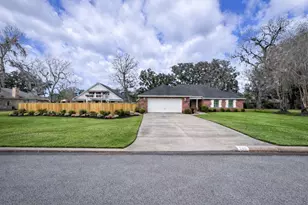 248 Wentworth, West Columbia, TX 77486 - Photo 2