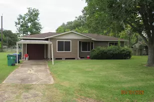 225 Moore Dr, Richwood, TX 77531 - Photo 1