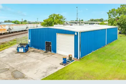 412 S. Chenango, Angleton, TX 77515 - Photo 1