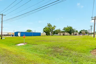 412 S. Chenango, Angleton, TX 77515 - Photo 12