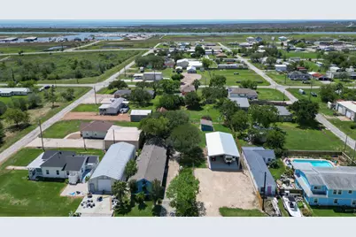 307 Center Street, Matagorda, TX 77457 - Photo 4