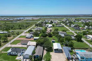 307 Center St, Matagorda, TX 77457 - Photo 4