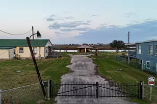 4621 County Rd 459B, Freeport, TX 77541 - Photo 10