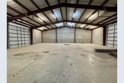 500 E Plantation, Clute, TX 77531 - Photo 20