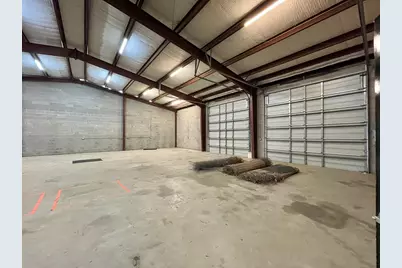 500 E Plantation, Clute, TX 77531 - Photo 22