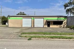 500 E Plantation, Clute, TX 77531 - Photo 1