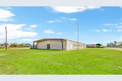 302 South Avenue B, Freeport, TX 77541 - Photo 1