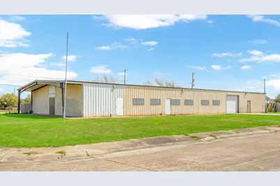 302 South Avenue B, Freeport, TX 77541 - Photo 14