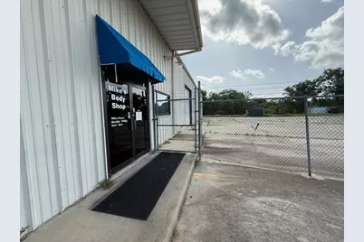 1417 S Velasco, Angleton, TX 77515 - Photo 14