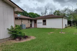 736 Northridge, Angleton, TX 77515 - Photo 38