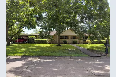 736 Northridge, Angleton, TX 77515 - Photo 2