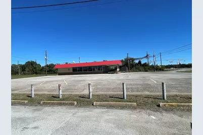 301 7th St., Bay City, TX 77414 - Photo 2