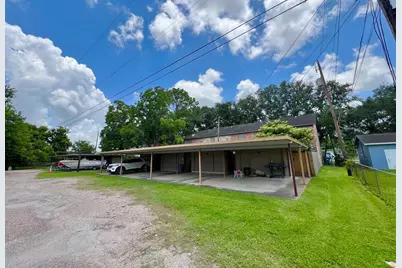 1031 N Chenango Street, Angleton, TX 77515 - Photo 14
