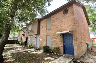 1031 N Chenango St, Angleton, TX 77515 - Photo 1