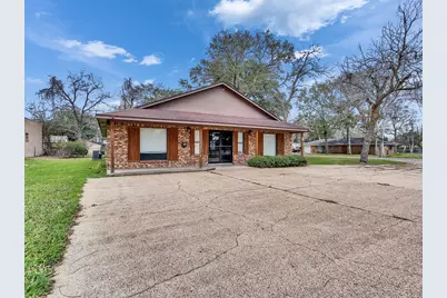 307 E. 2nd St, Sweeny, TX 77480 - Photo 2