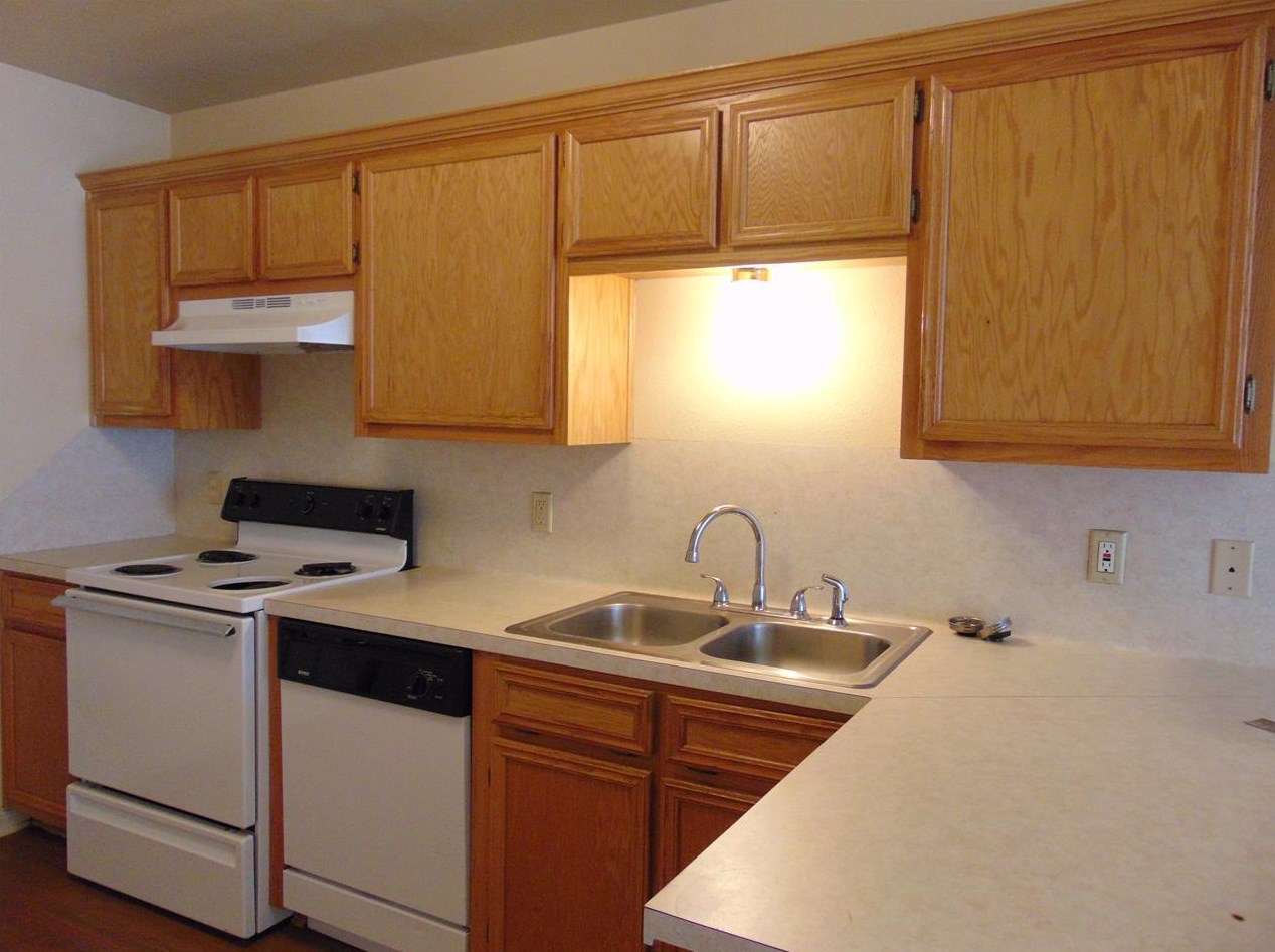 402 S Ave South #a, Cypress Mill, TX 78654