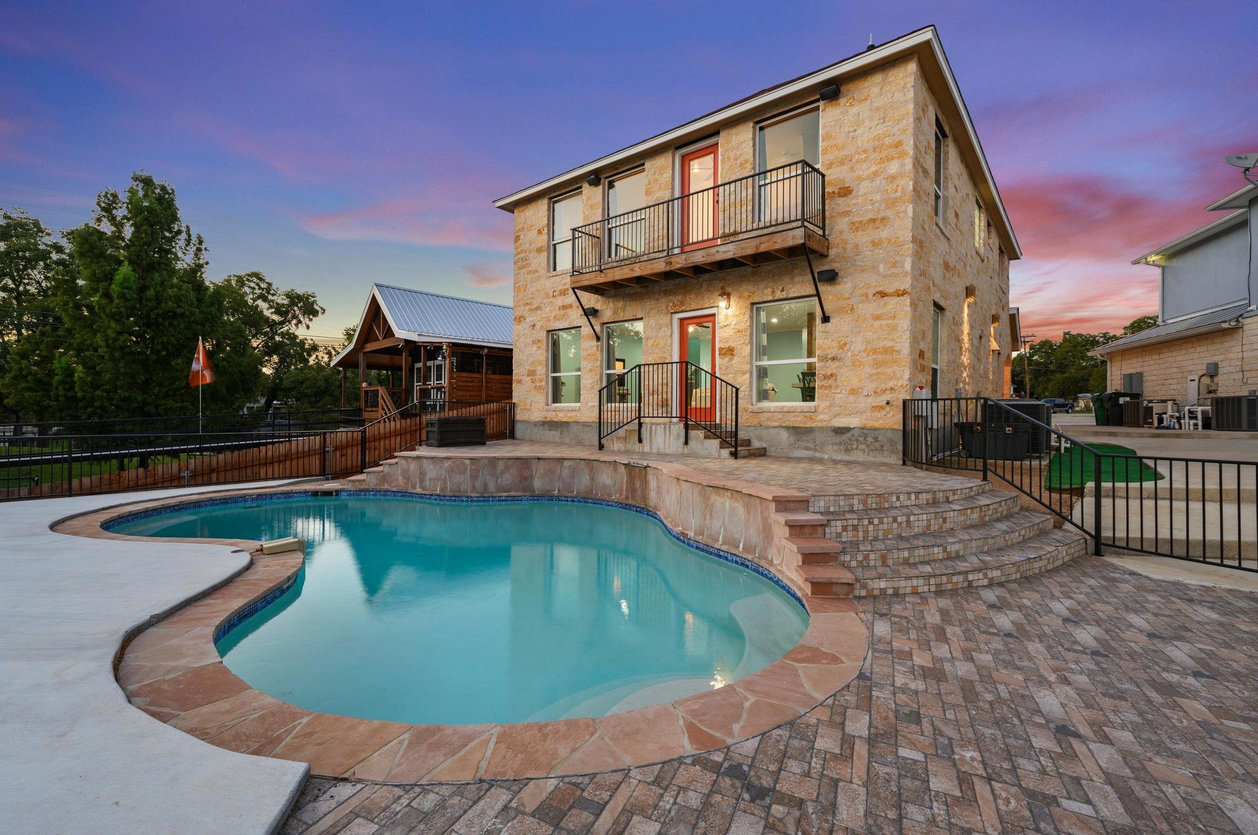 1536 Cimarron Trail, Lakeside Heights, TX 78639