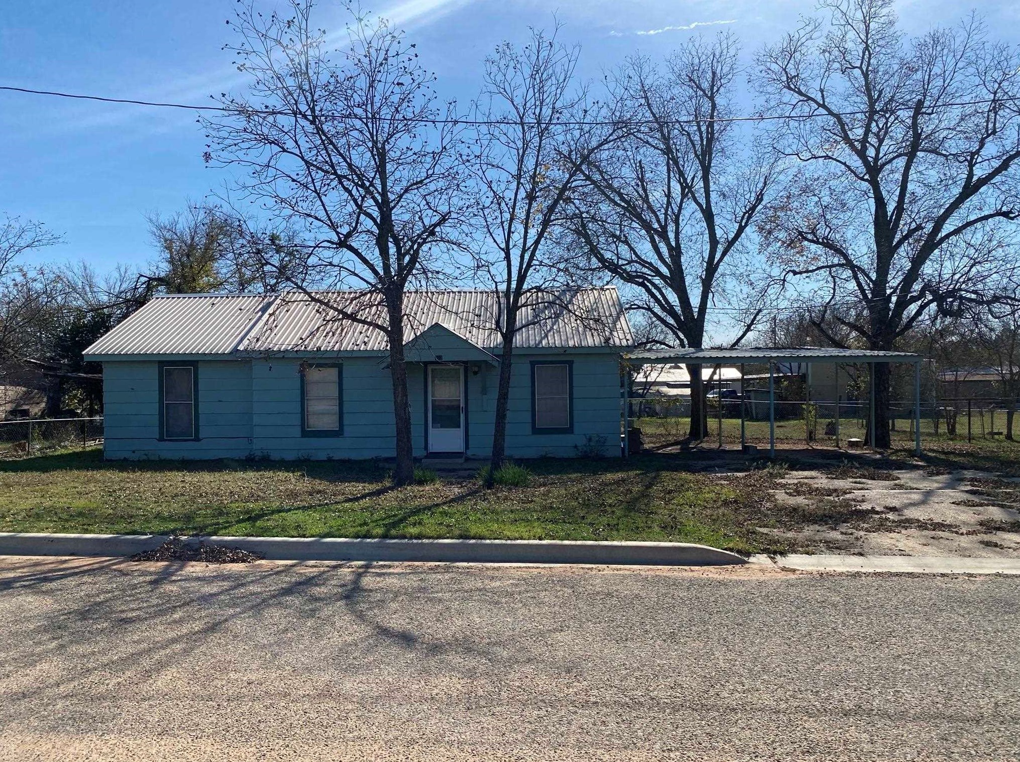 202 E Taylor St, Sunrise Beach, TX 78643