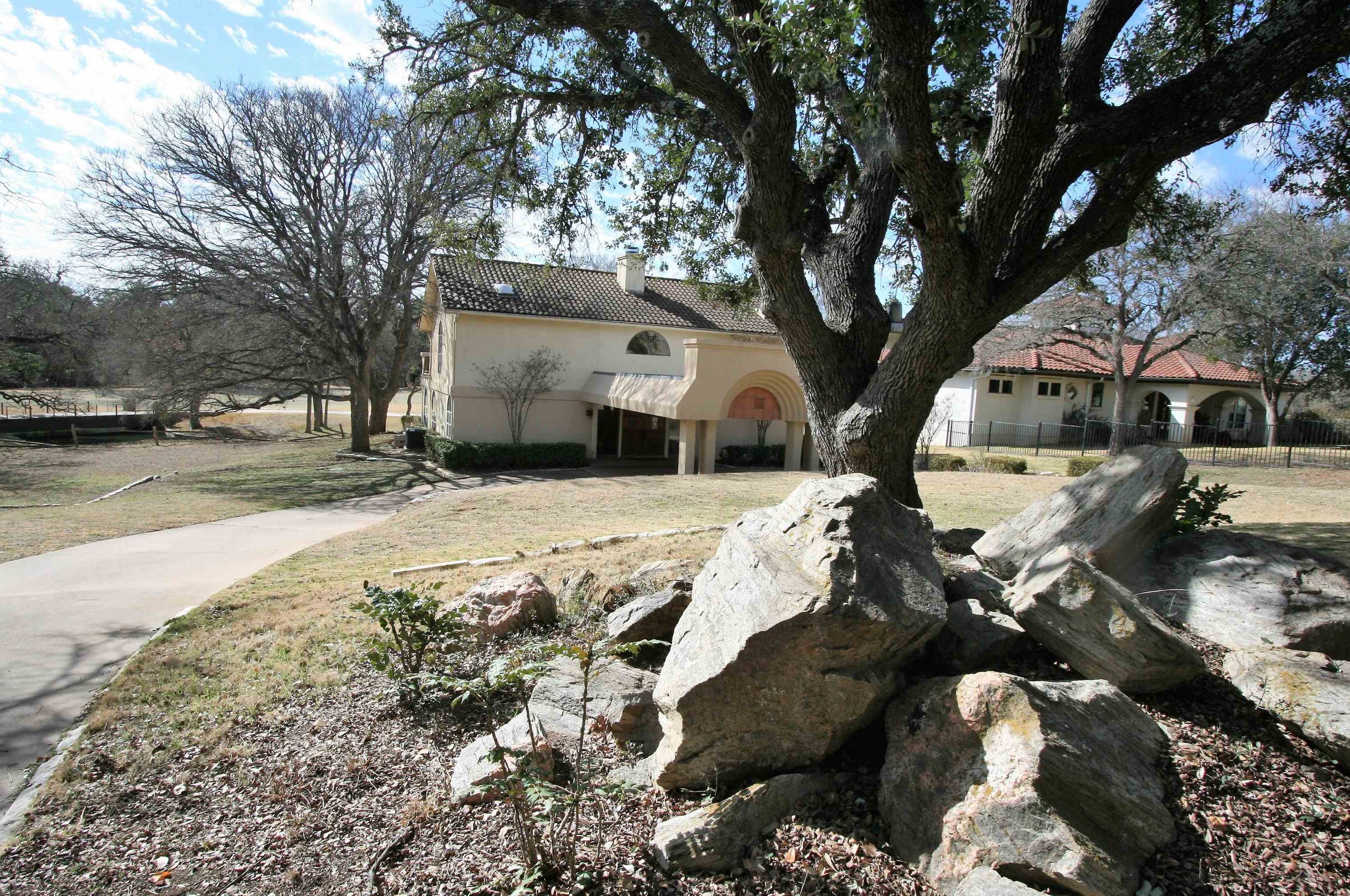 406 Tungsten, Cypress Mill TX  78657-5676 exterior