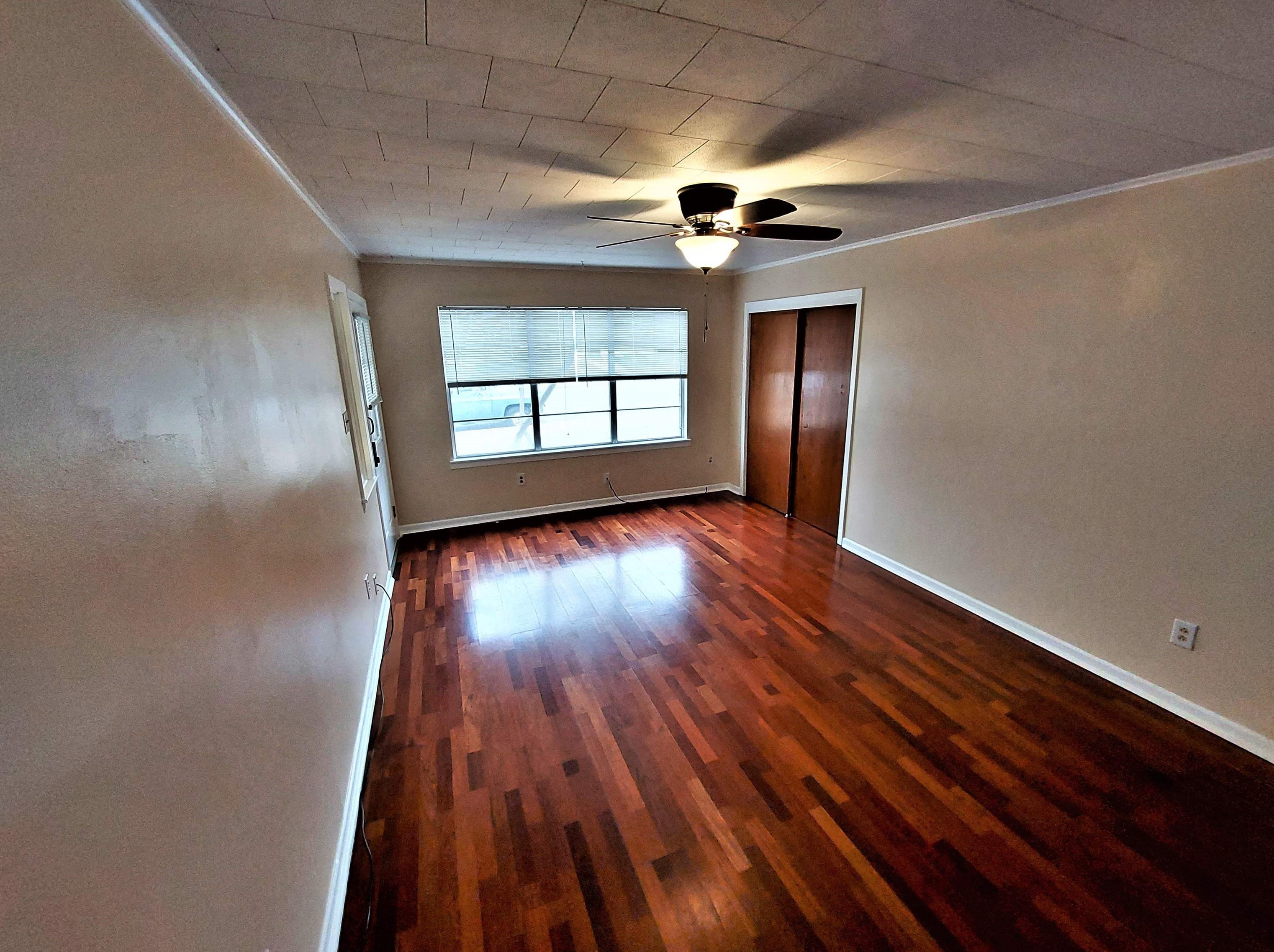 903 Wright St, Sunrise Beach, TX 78643