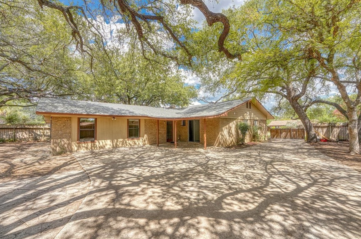 1502 Ocotilla Dr, Cypress Mill TX  78654-4551 exterior