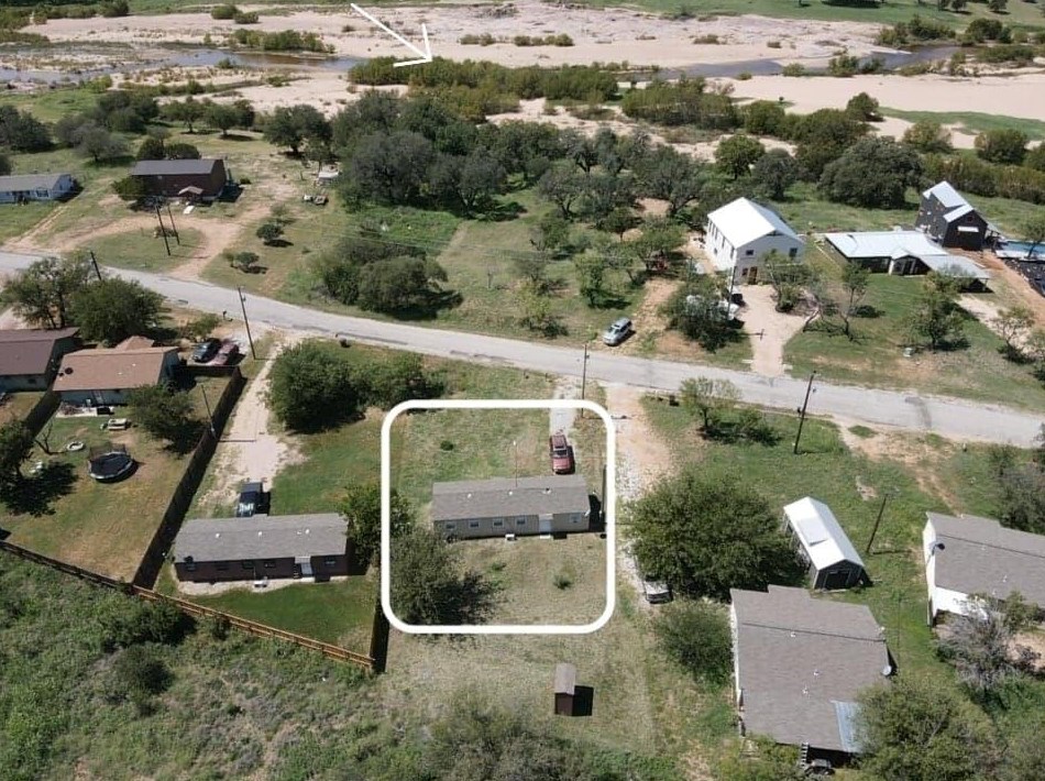 6809 River Oaks Dr, Lakeside Heights, TX 78639