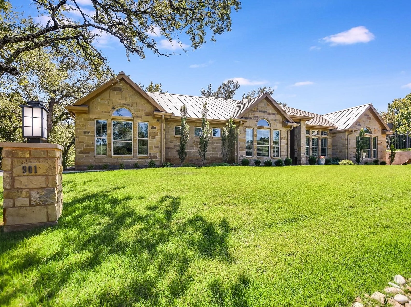 901 Mountain Leather, Cypress Mill, TX 78657