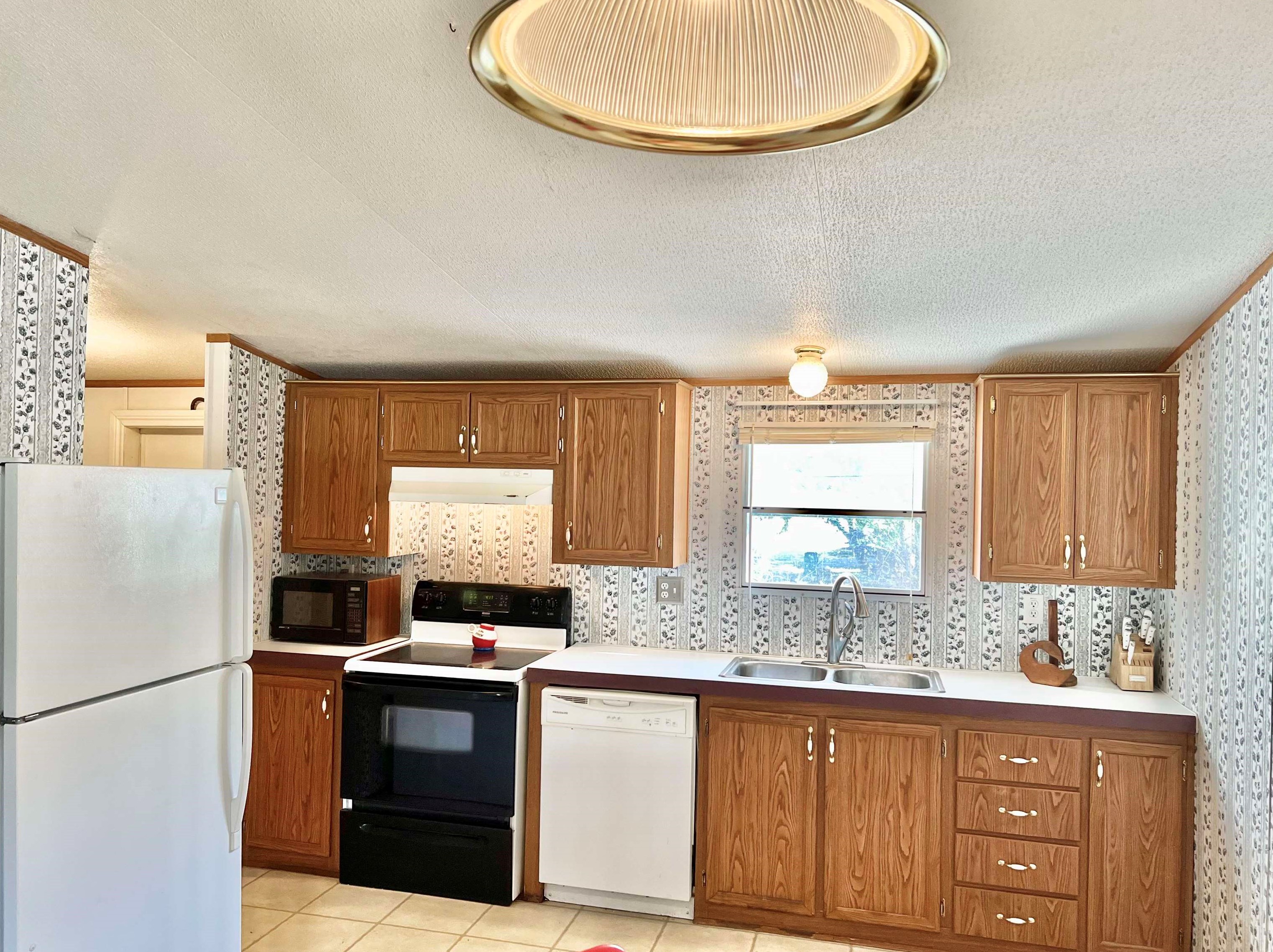 211 Bonny Cove Dr, Lakeside Heights, TX 78639