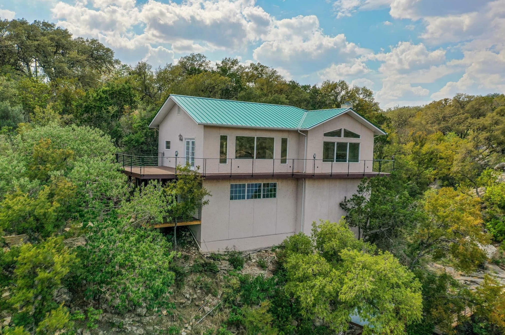 830-b Los Escondidos, Cypress Mill, TX 78654