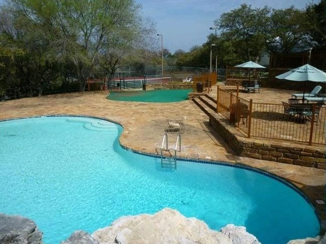 409 Green Leaf, Cypress Mill, TX 78657