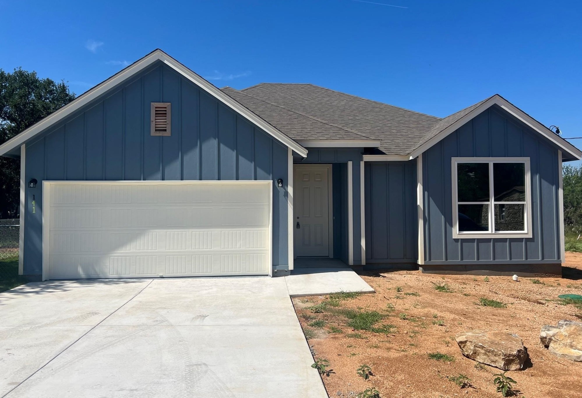 141 W Cottonwood Dr, Cypress Mill, TX 78654