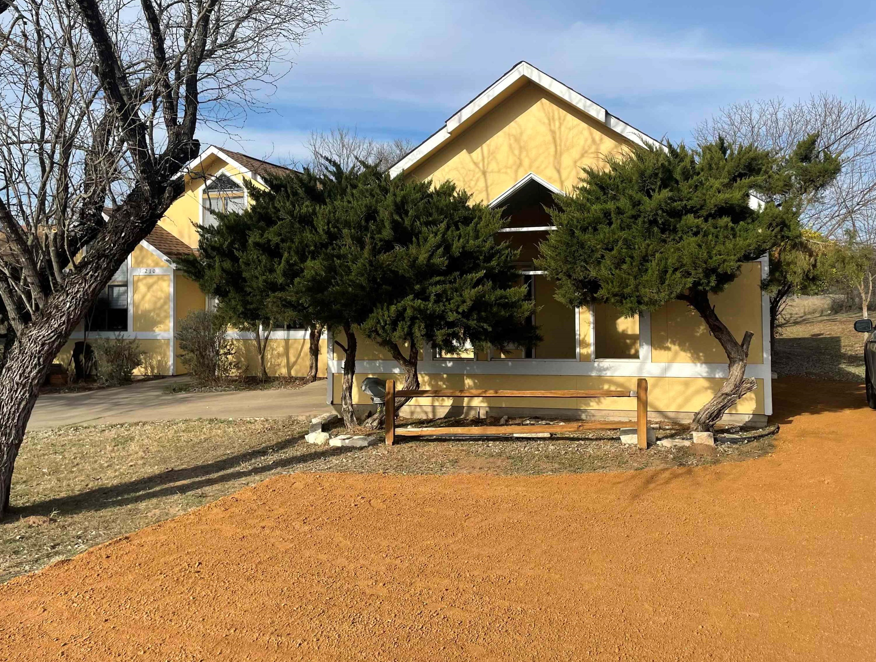 210 Skyline Dr, Lakeside Heights, TX 78639