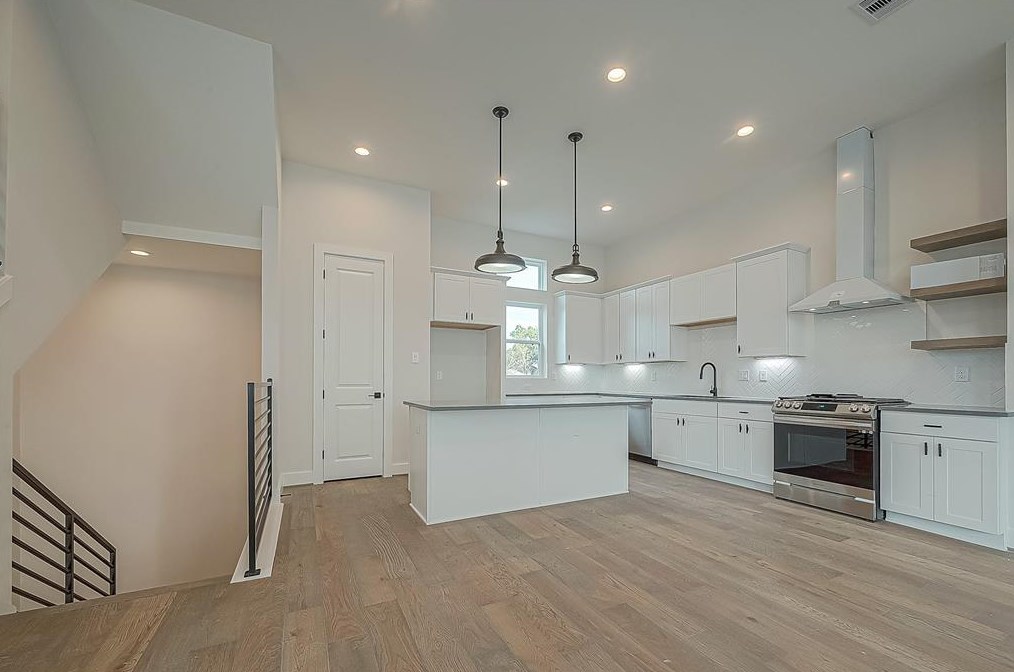 328 Eastwood St, Houston TX  77021-4244 exterior