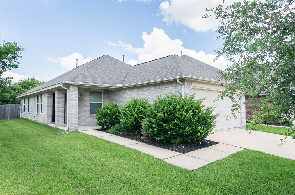 14442 Platzer Dr, Houston, TX 77045