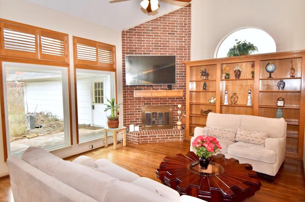 7406 Mission Court Dr, Houston TX  77083-4438 exterior