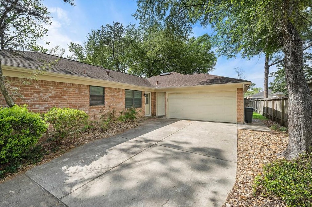 12110 Nova Dr, Houston, TX 77077