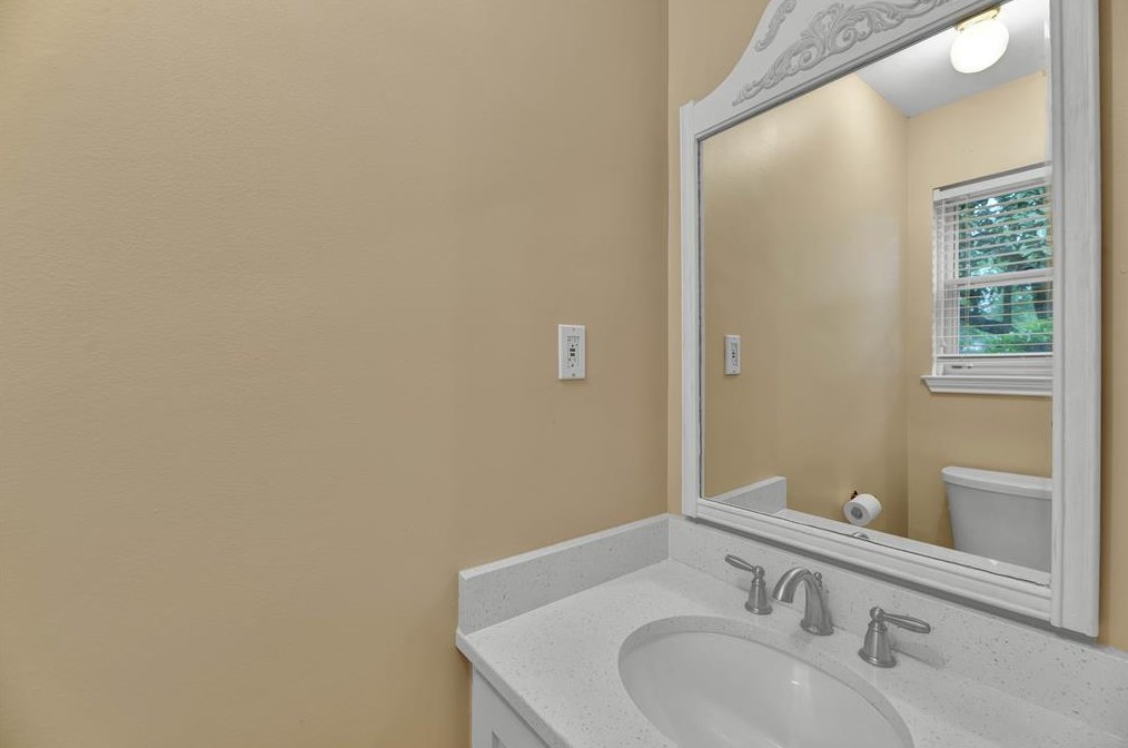 14102 Indian Wl Dr, Houston TX  77069-1315 exterior