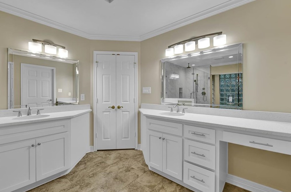 14102 Indian Wl Dr, Houston TX  77069-1315 exterior
