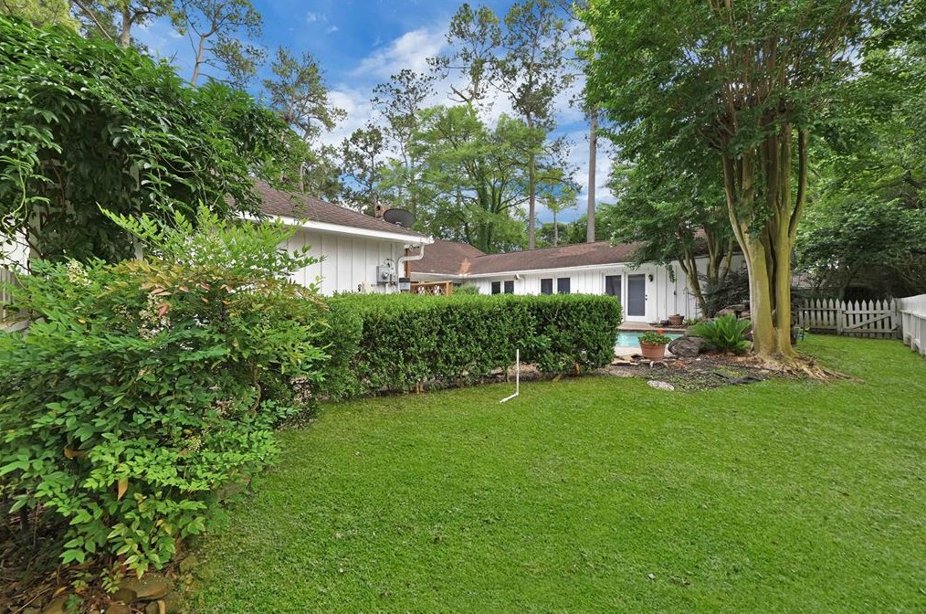 14102 Indian Wl Dr, Houston TX  77069-1315 exterior