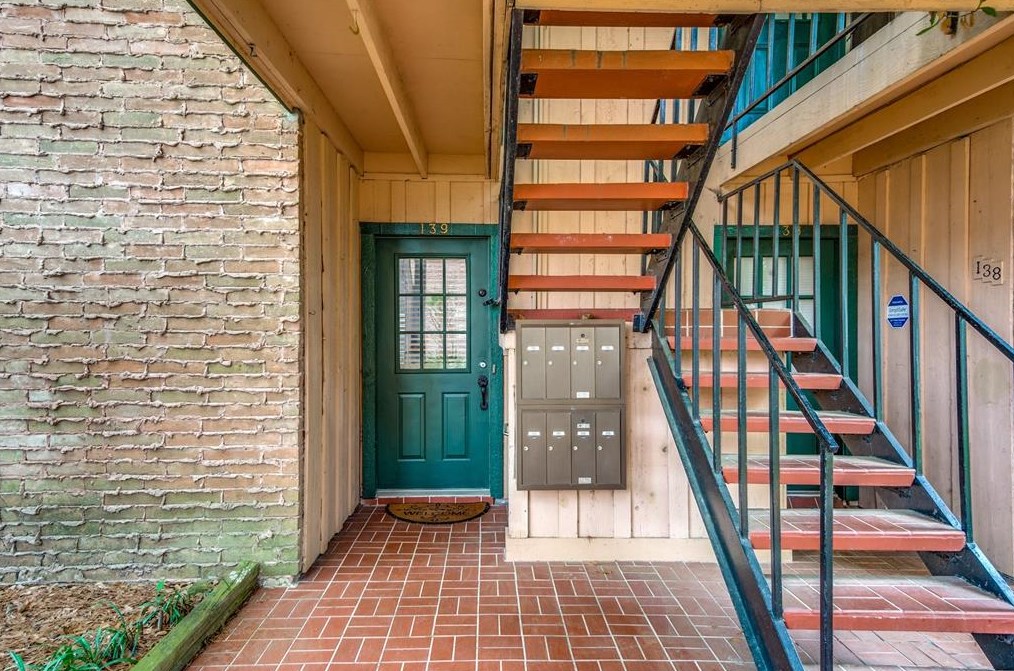 8245 Kingsbrook Rd #139, Houston, TX 77024