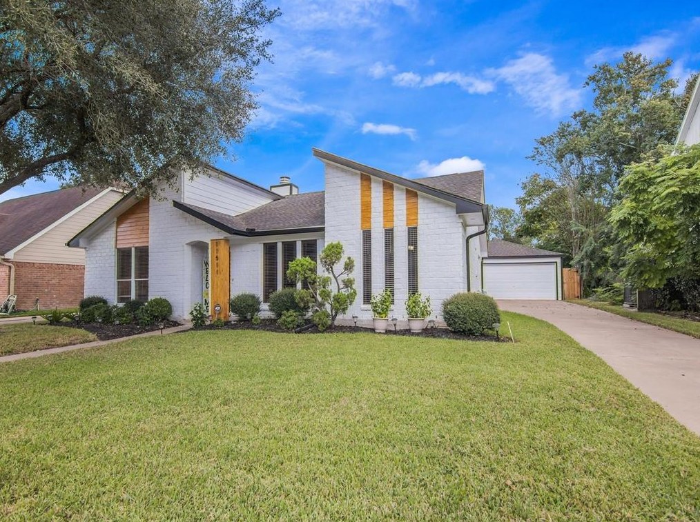 11511 Sagevale Ln, Houston, TX 77089-5224