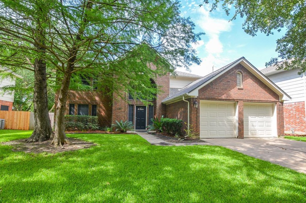 6310 Oakburl Ln, Sugar Land, TX 77479