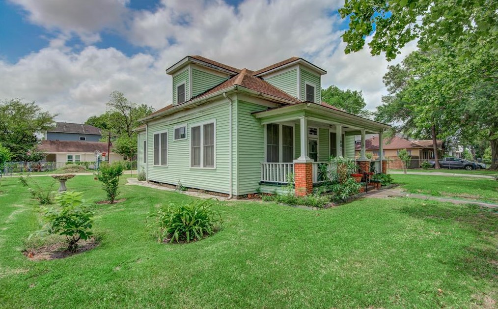 1001 Rutland St, Houston TX 77008-4138 exterior