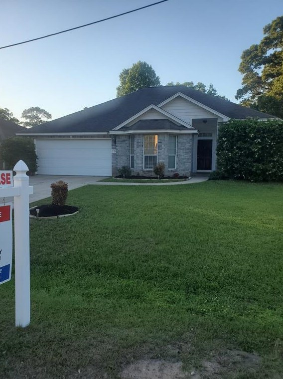 254 Maple Ln, Conroe, TX 77304