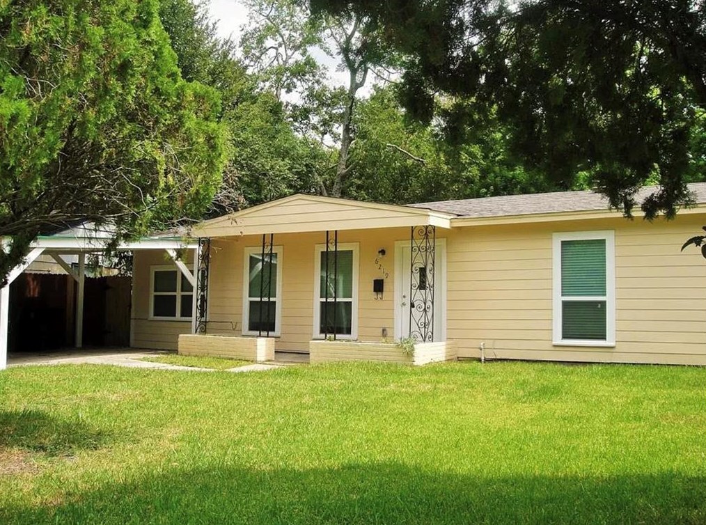 6219 Beekman Rd, Houston, TX 77021