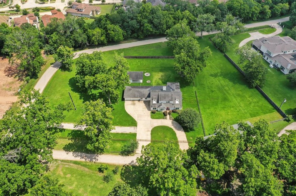 5511 Greentree Dr, Sugar Land, TX 77479