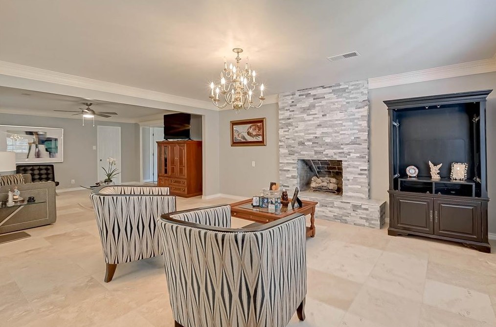 17818 Red Oak Dr, Houston TX  77090-1254 exterior