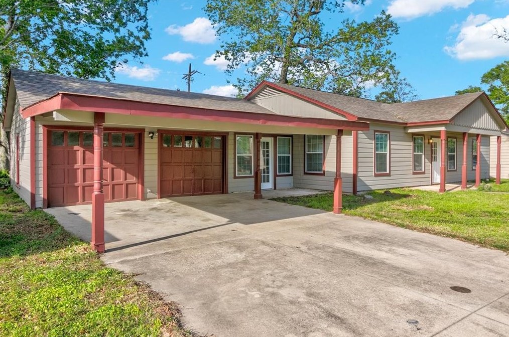 3290 Blackmon Ln, Beaumont, TX 77703-2622
